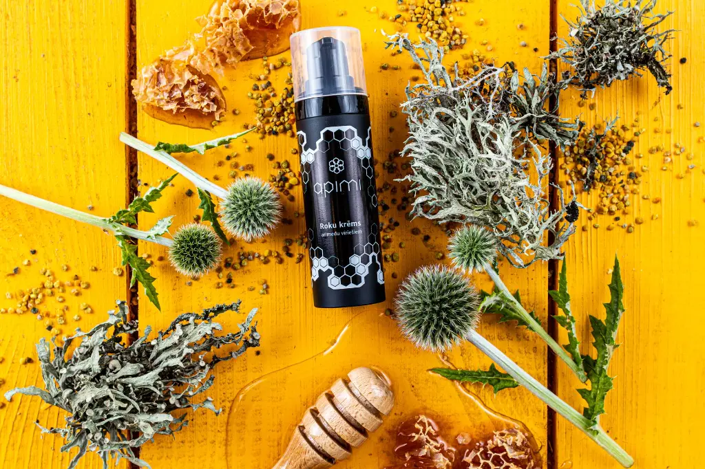 HC Apimi travel size hand cream for men 3.webp